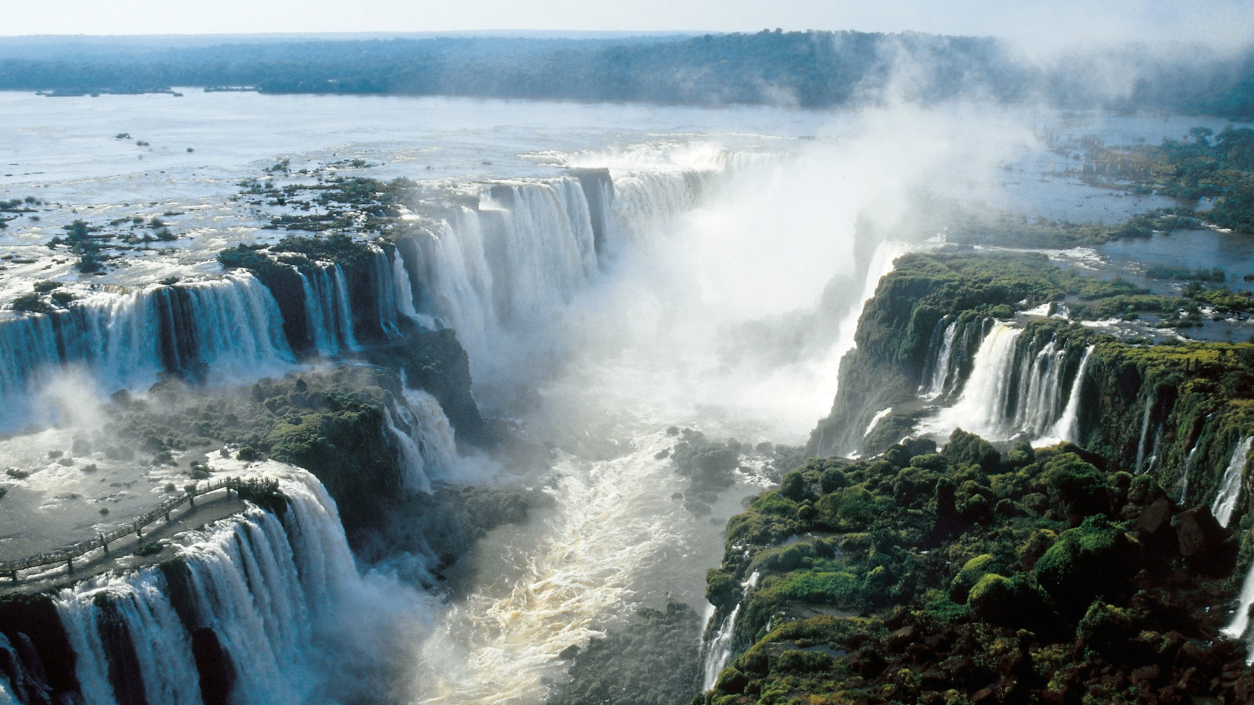 Descubre Las Majestuosas Cataratas Del Iguazú En El Corazón De Misiones